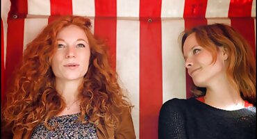 sex massage czech BandugUgan có sinh viên đeo kính trong studio. phim sex mỹ đen