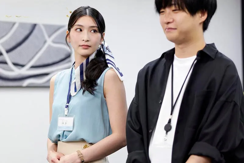 truyện sex some Gái xinh liếm của quý chảy sữa chua trên cầu thang